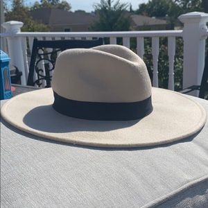 Light Cream Wool Hat